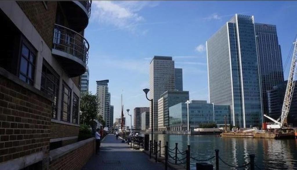 Apartment Wharf - Meridian Place London Bagian luar foto
